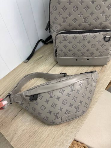 Поясная сумка Louis Vuitton LUX-69787